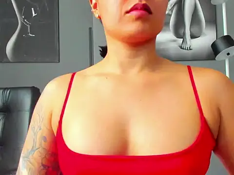 karlyjons12 online show from October 30, 2:18 pm