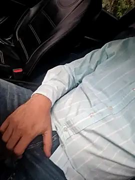 Snapshot of reyarturs13 chatting on February 13, 1:05 pm reyarturs13 online show from February 13, 1:05 pm