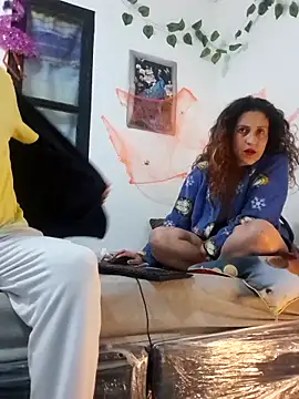 jeans and emma online show from October 27, 12:26 am