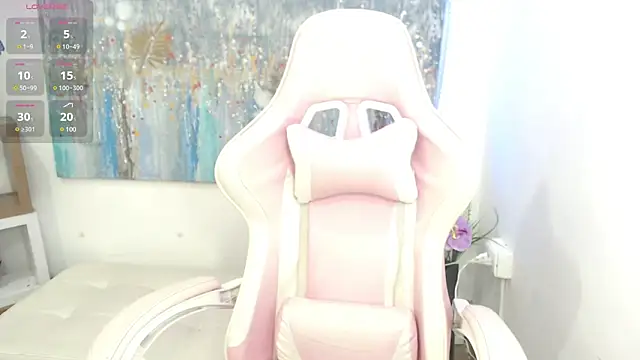 violet myers18  online show from February 5, 11:50 pm