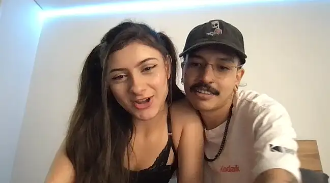 Lillyandbillyy online show from February 5, 9:40 pm