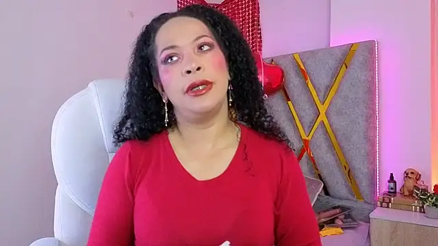 Cintiia Holmes online show from February 23, 11:13 pm