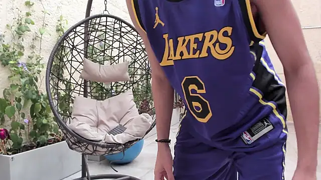 Snapshot of NovaaWheler chatting on March 9, 12:42 pm NovaaWheler online show from March 9, 12:42 pm