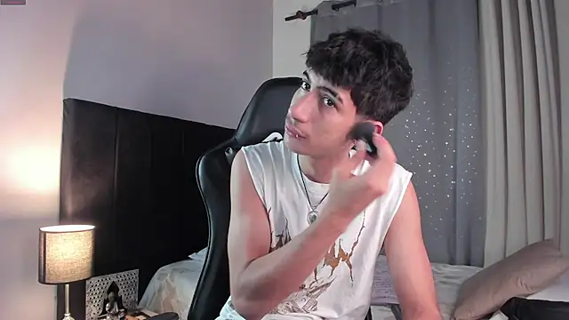 Snapshot of NovaaWheler chatting on September 17, 7:26 pm NovaaWheler online show from September 17, 7:26 pm