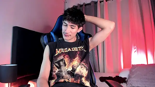 Snapshot of NovaaWheler chatting on October 4, 7:12 pm NovaaWheler online show from October 4, 7:12 pm