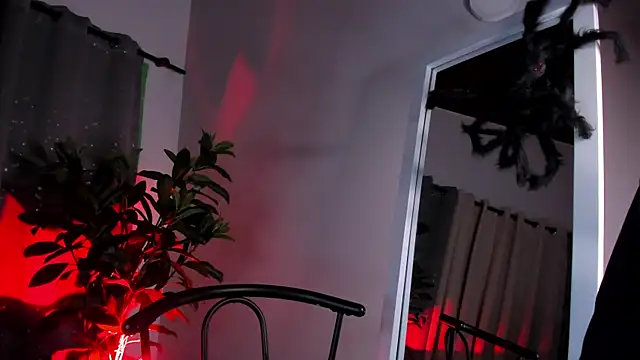 Snapshot of NovaaWheler chatting on October 20, 7:36 pm NovaaWheler online show from October 20, 7:36 pm