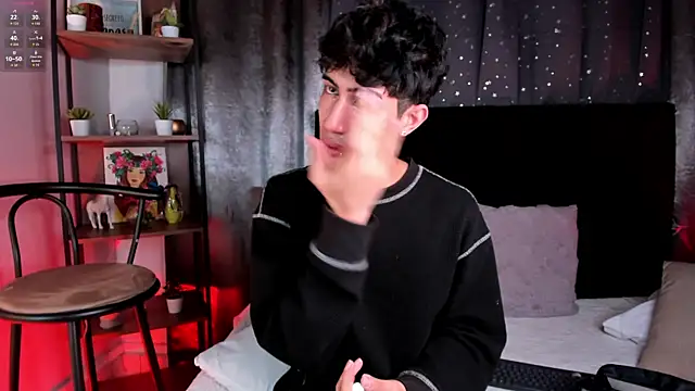 Snapshot of NovaaWheler chatting on October 26, 2:45 pm NovaaWheler online show from October 26, 2:45 pm