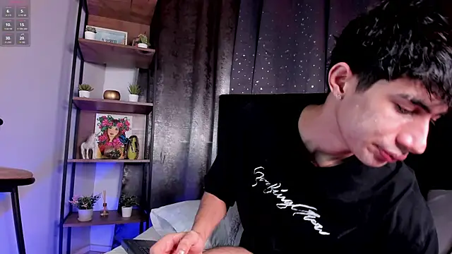 Snapshot of NovaaWheler chatting on October 29, 1:57 pm NovaaWheler online show from October 29, 1:57 pm