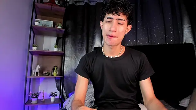 Snapshot of NovaaWheler chatting on November 10, 7:57 pm NovaaWheler online show from November 10, 7:57 pm