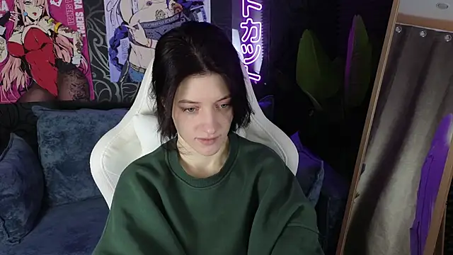 roxy riot  online show from February 20, 1:25 am