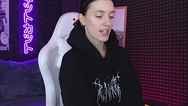 roxy riot  online show from March 3, 1:31 am