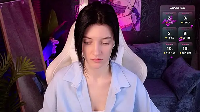 roxy riot  online show from November 18, 1:33 am