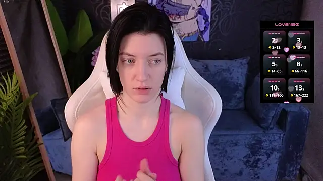 roxy riot  online show from December 3, 1:24 am