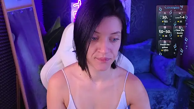 roxy riot  online show from March 27, 1:22 am