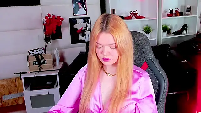 AdeleCartier online show from February 27, 12:21 am