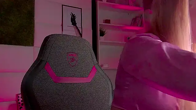 AdeleCartier online show from March 3, 12:26 am