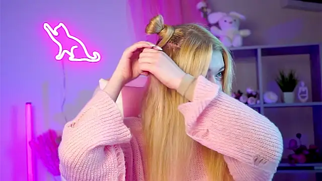 AdeleCartier online show from March 19, 3:41 am