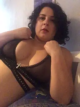 Snapshot of LunaSoleil9 chatting on February 14, 2:33 pm LunaSoleil9 online show from February 14, 2:33 pm