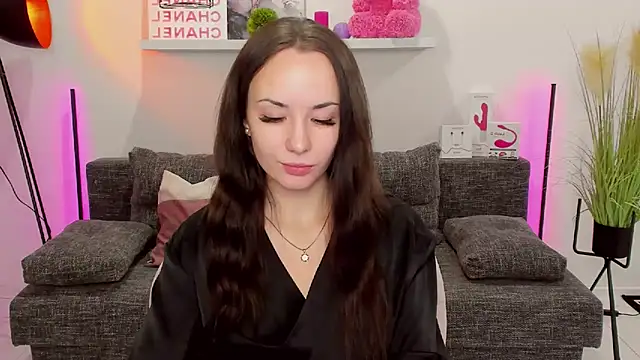 Snapshot of Suga_babe chatting on March 3, 8:11 pm Suga babe online show from March 3, 8:11 pm