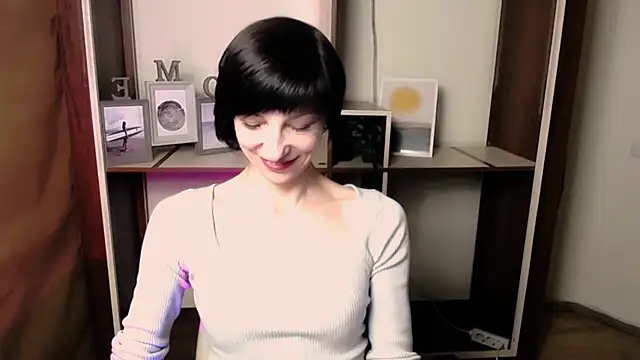  AngeliaFlow  online show from January 8, 9:55 am