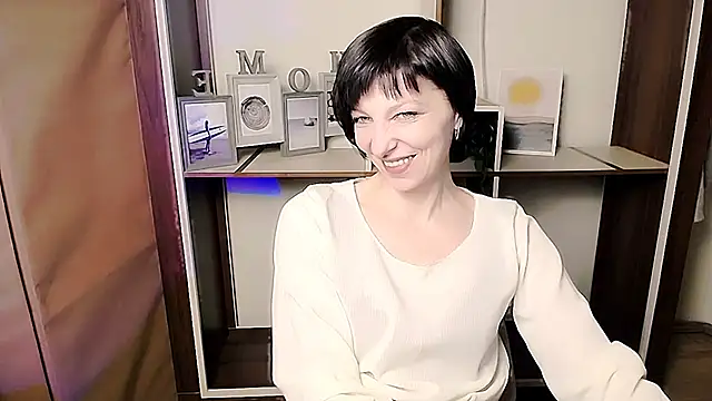  AngeliaFlow  online show from February 18, 7:59 am