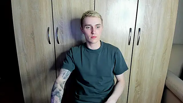 crazybottom99 online show from March 10, 5:29 pm