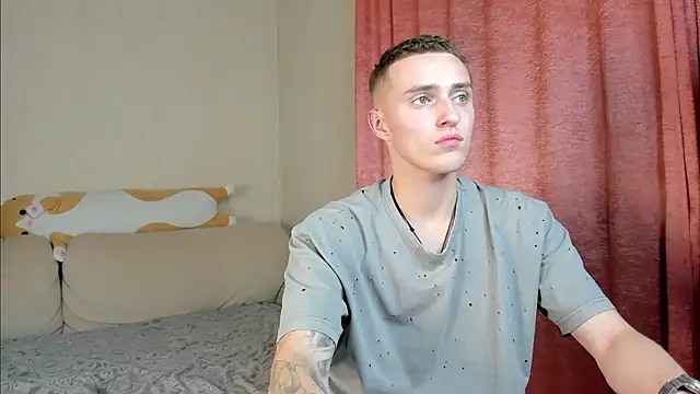 crazybottom99 online show from October 28, 6:21 pm