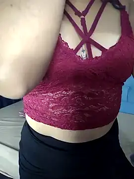 Snapshot of isabella_beauty_01 chatting on February 8, 3:42 pm isabella beauty 01 online show from February 8, 3:42 pm