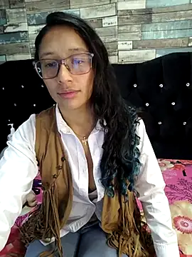 Snapshot of isabella_beauty_01 chatting on February 22, 1:35 pm isabella beauty 01 online show from February 22, 1:35 pm