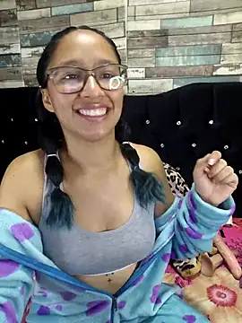 Snapshot of isabella_beauty_01 chatting on March 7, 1:40 pm isabella beauty 01 online show from March 7, 1:40 pm