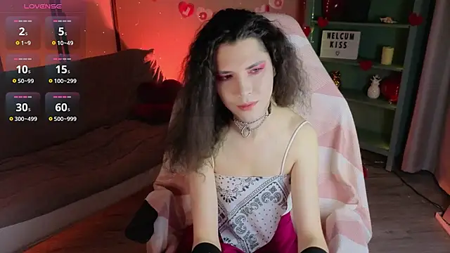 Snapshot of DamienLake chatting on February 16, 8:38 pm DamienLake online show from February 16, 8:38 pm