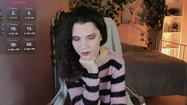 Snapshot of DamienLake chatting on February 27, 8:53 pm DamienLake online show from February 27, 8:53 pm