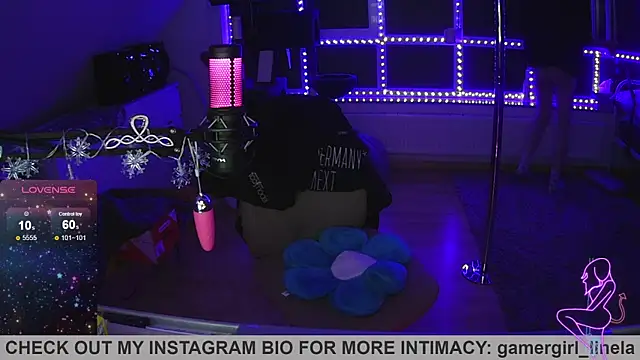 Snapshot of Gamergirl-Linela chatting on November 2, 7:16 pm Gamergirl-Linela online show from November 2, 7:16 pm