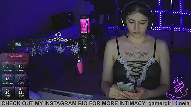 Snapshot of Gamergirl-Linela chatting on November 10, 5:39 am Gamergirl-Linela online show from November 10, 5:39 am