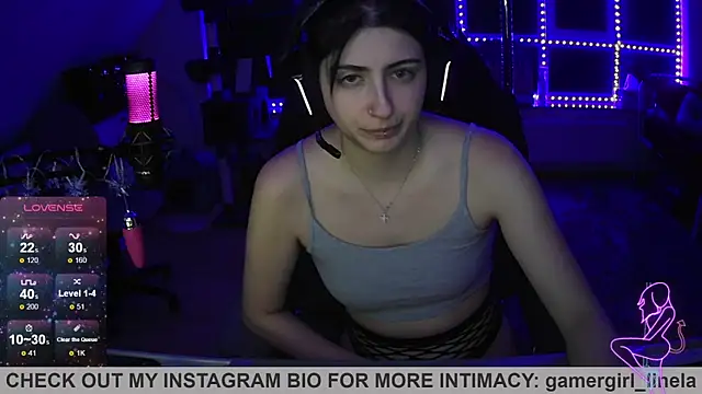 Snapshot of Gamergirl-Linela chatting on December 5, 12:30 am Gamergirl-Linela online show from December 5, 12:30 am