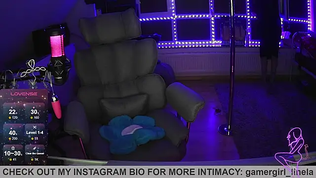 Snapshot of Gamergirl-Linela chatting on December 13, 9:53 pm Gamergirl-Linela online show from December 13, 9:53 pm