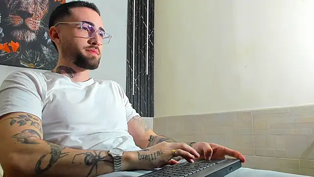 Luke davis01 online show from February 22, 1:02 pm