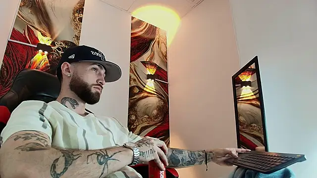 Luke davis01 online show from October 31, 1:23 pm