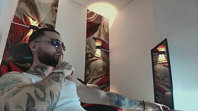 Luke davis01 online show from December 15, 1:37 pm