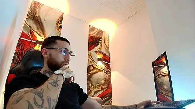 Luke davis01 online show from April 30, 1:06 pm