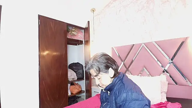 Saori Sann  online show from January 14, 1:39 pm