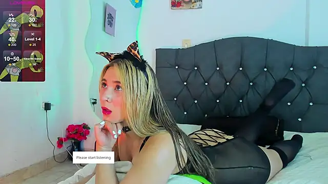 Vickyallien online show from October 15, 4:29 pm