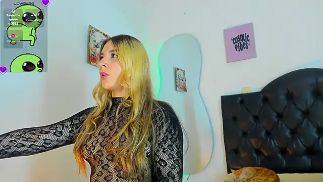 Vickyallien online show from February 3, 4:12 pm