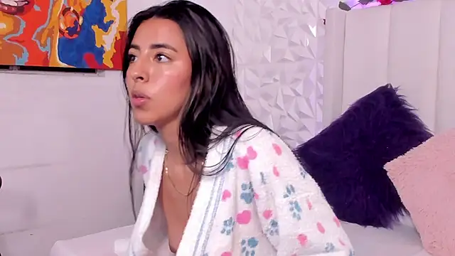 Mirandaa Rogers online show from February 17, 9:30 pm