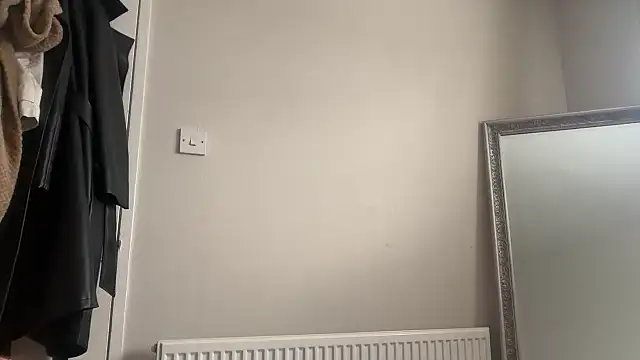 skyejde online show from October 28, 2:42 pm