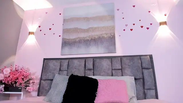 Snapshot of AdelaLust chatting on February 21, 4:35 am AdelaLust online show from February 21, 4:35 am