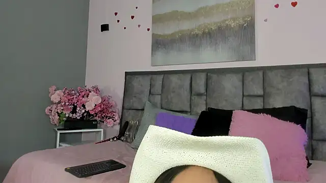 Snapshot of AdelaLust chatting on February 28, 4:13 am AdelaLust online show from February 28, 4:13 am