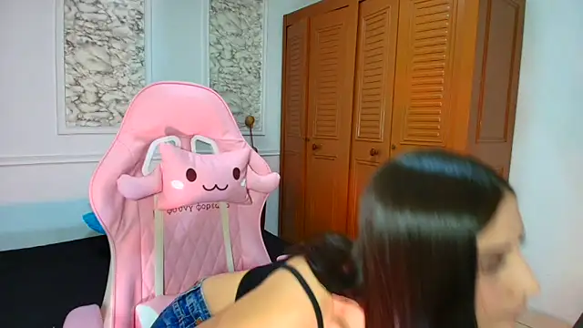 Danella houston online show from December 17, 5:30 pm