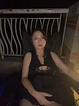 Snapshot of Hannababy_ chatting on June 18, 12:53 pm Hannababy online show from June 18, 12:53 pm