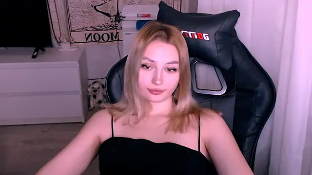 beauty blonde online show from November 12, 1:17 am